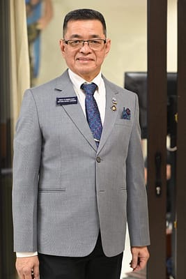 District Governor Robert Koa